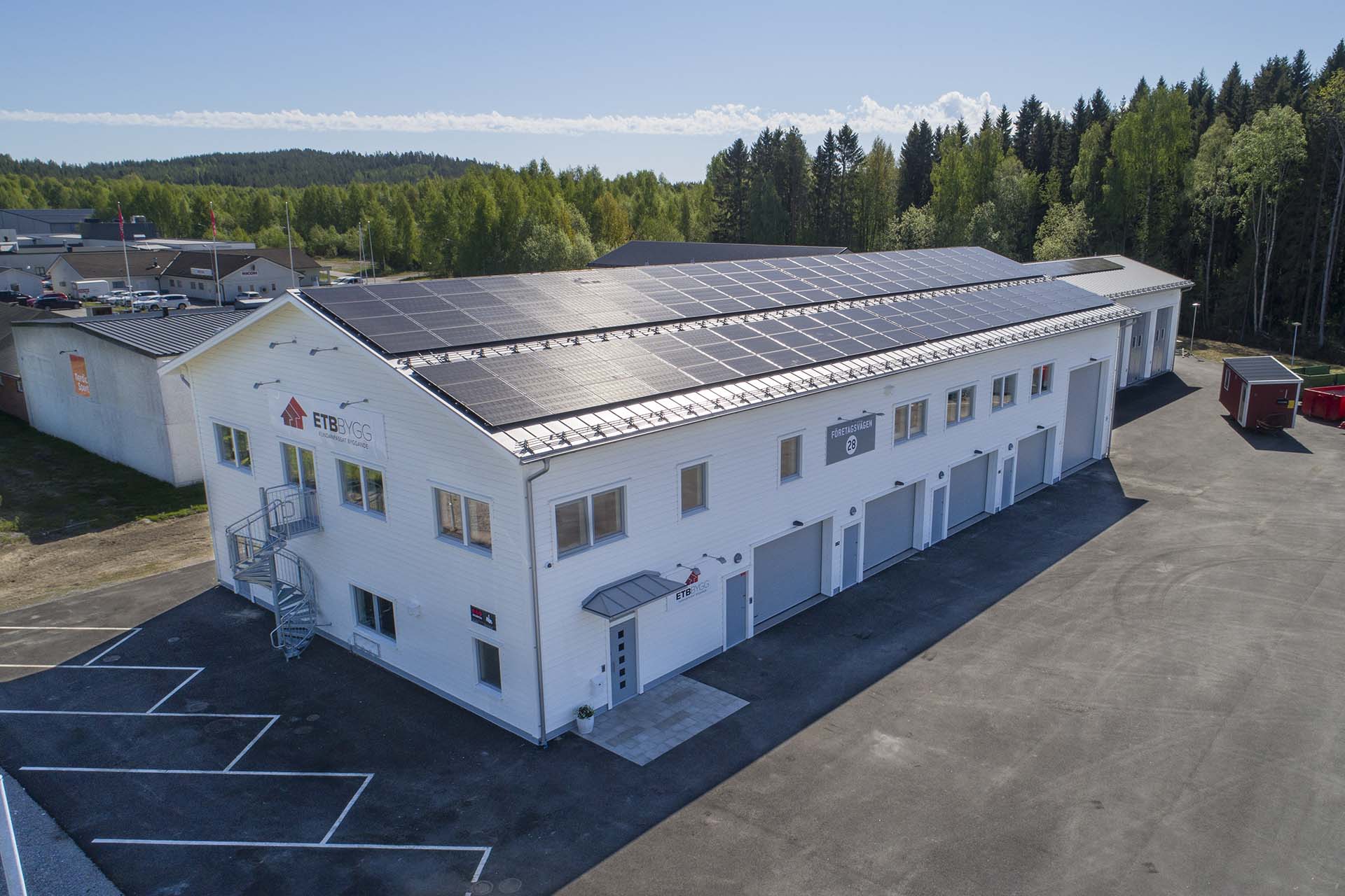 ETB Byggs kontor med solceller på taket